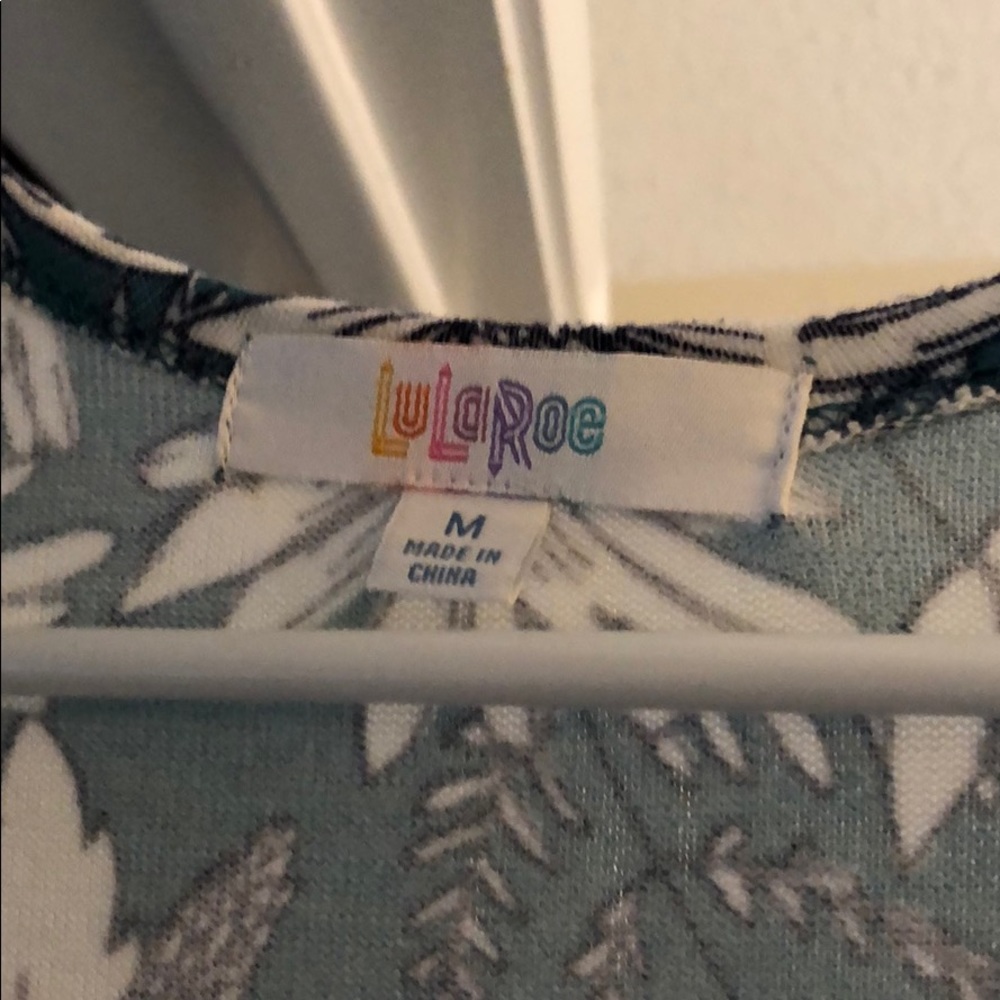 Gorgeous BNWT lularoe Sarah